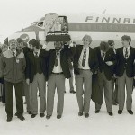 xlarge-1981 Mestaruus joukkue  lentokentällä